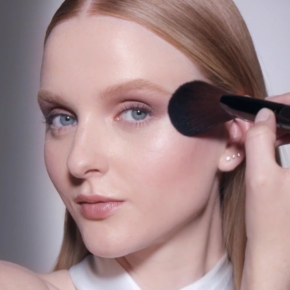 NIB ✅ Laura Mercier #CELESTIAL LIGHT Translucent Loose Setting Powder - ✨ BNIB - Picture 5 of 7